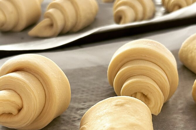 Croissants and pains au chocolat with a pastry chef in Paris - Key highlights to know before you go