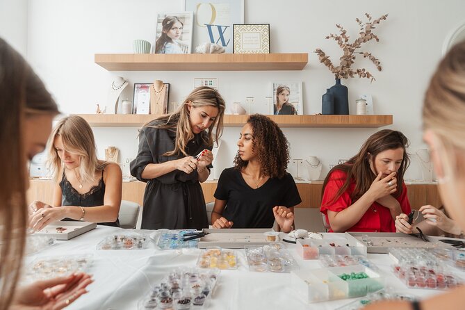 Crystal Workshop Learn to Create a Jewel - The 90-minute rhythm: creation first, production second