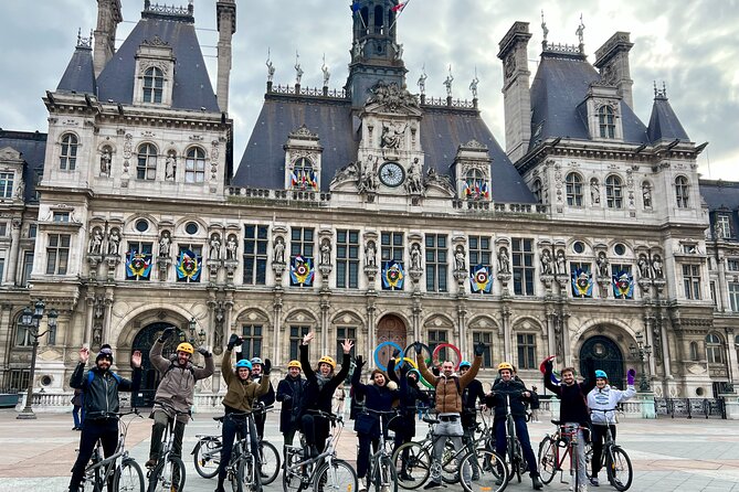 Discover Iconic Paris: Private Bike Tour of the City Center - Starting with Île de la Cité: the Paris origin point