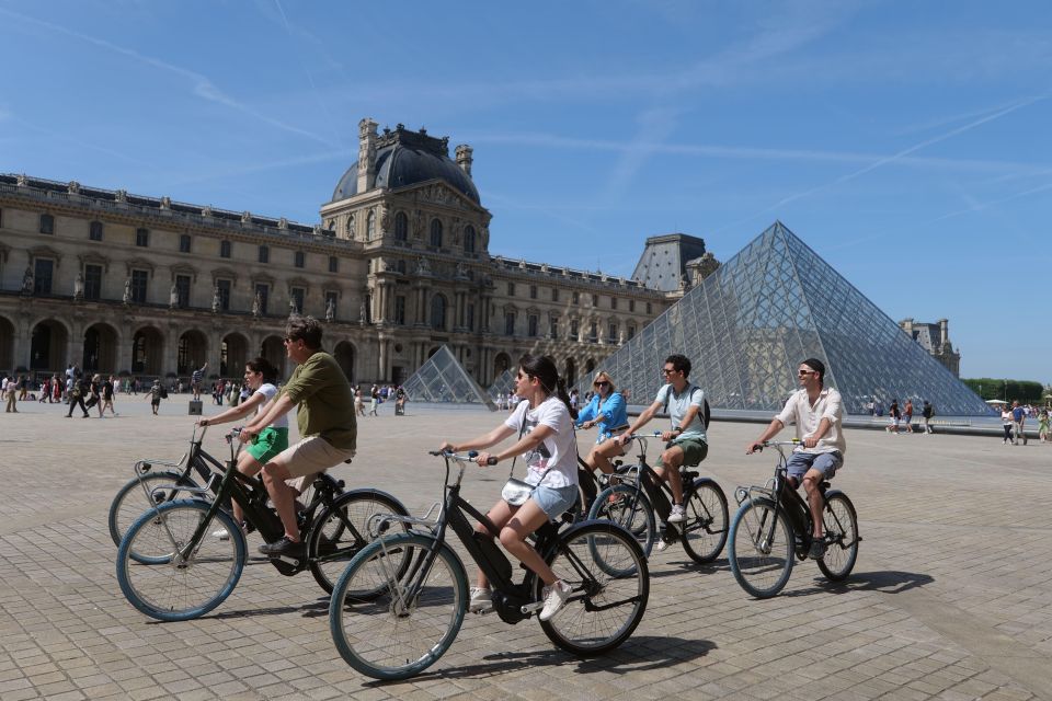 Discover Paris by bike - Louvre time without the long museum slog