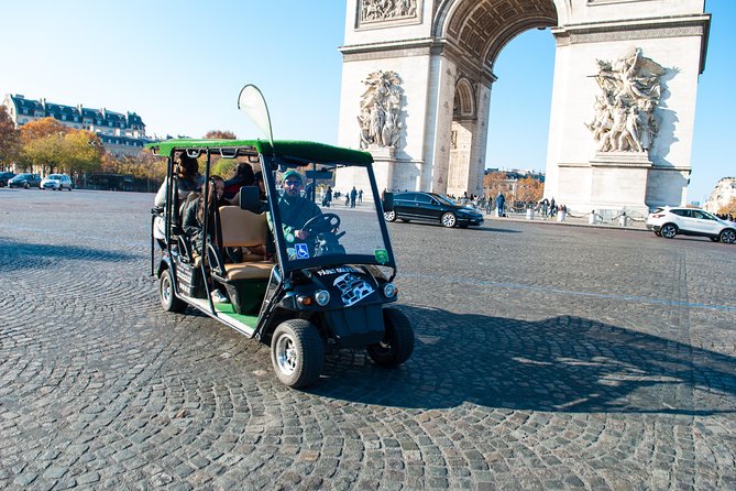 Discover Paris in electric golf carts - Starting at Place Vauban: getting positioned fast