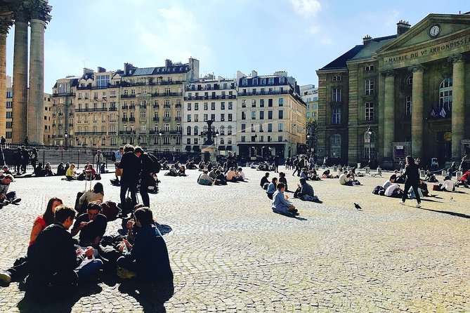 Discover the Latin quarter - Stop 2: Fontaine Saint-Michel, your quick orientation in 10 minutes