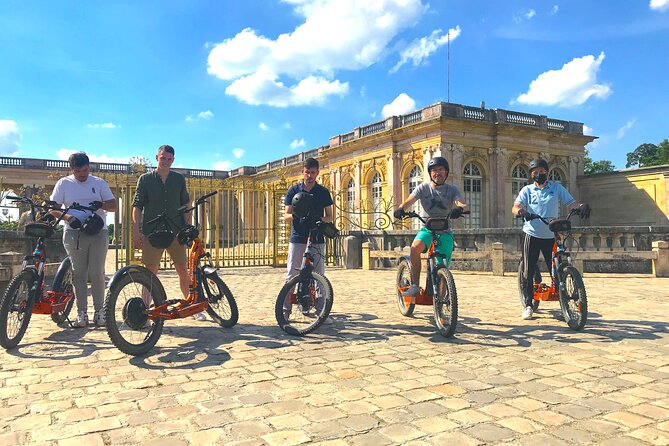 Discover Versailles on electric 2-wheelers (Yes to PRM) - Quartier des Antiquaires and the Royal Tennis Court: Versailles With Local Texture