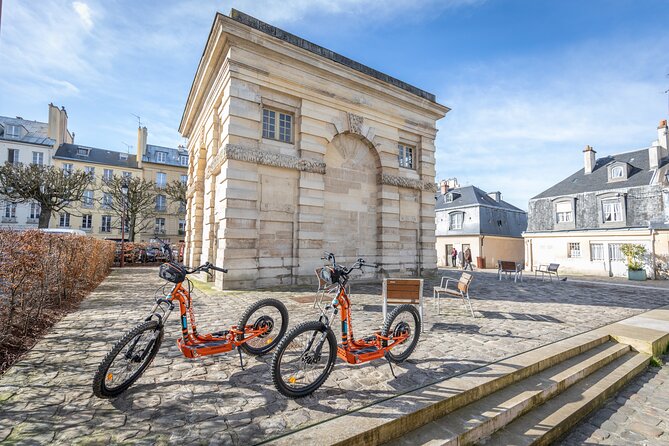 Discover Versailles on electric 2-wheelers (Yes to PRM) - Place d’Armes: The Big-Square Welcome