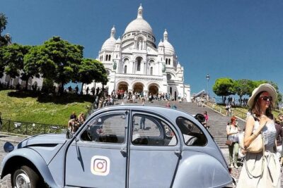 Discovery of Montmartre in a 2CV - 45 min - The route begins: Sacré-Cœur area, Place du Tertre, and the artists’ streets