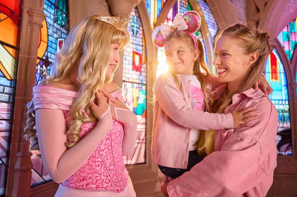 Disneyland® Paris Tickets for Train and Parks - Can you do both parks in one day?