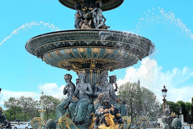 Drawing workshop/creative notebook & cultural walk in the Tuileries - A creative way to see the Tuileries, Louvre area, and Carrousel