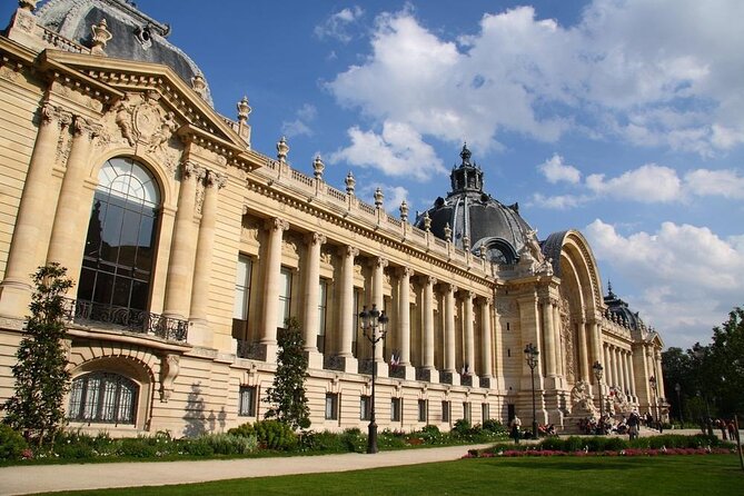 Drawing workshop/creative notebook during a walk from the Invalides to the Petit Palais - Key highlights worth planning around