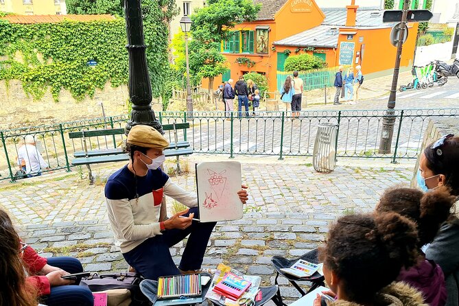 Drawing workshop / creative notebook during an unusual walk in Montmartre - Stop 1 at Le Bateau-Lavoir: sketching where artists once worked
