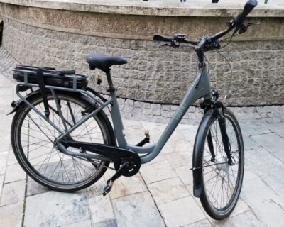 E-bike rental Paris City Center - Why Paris by E-bike Feels Different: 700+ km of Dedicated Bike Lanes
