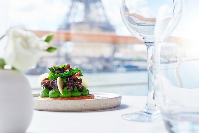Early evening Dinner Cruise with drinks by Bateaux Parisiens - Seine Views From Eiffel Tower to the Louvre: What to Watch For at Each Landmark