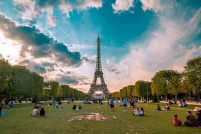 Eiffel Tower Access to 2nd Floor & Summit with Host by Lift - Finding the meeting point at Av. de la Bourdonnais (without panic)