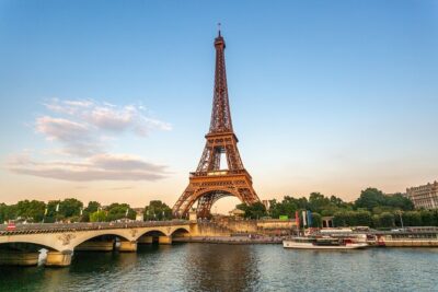Eiffel Tower Guided Climbing Experience & Optional Summit Upgrade - Stop 1: From the Base Area to the Ticket Entrance (and Those Waiting Minutes)