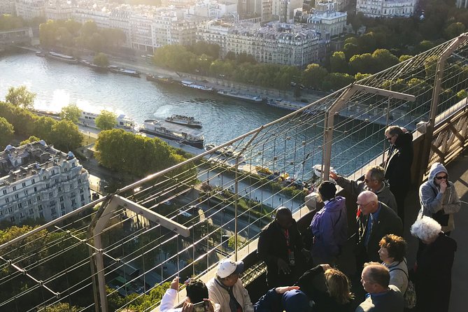 Eiffel Tower Pre Booked Ticket by Lift with Summit Options - Timing tips: choosing the right entry for your photos