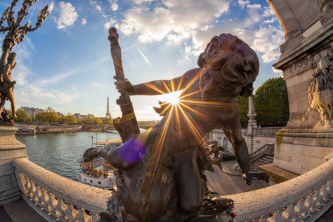 Eiffel Tower Summit Entry with Big Bus and Seine River Cruise - Seine River cruise with Bateaux Parisiens: great ride, mixed sightlines