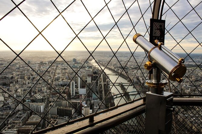 Eiffel Tower Summit Floor Entry & Illuminations Seine Cruise - Host help through level two: the value (and the risk) of meeting a rep