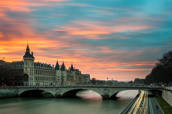 Eiffel Tower Summit Floor Entry & Illuminations Seine Cruise - The Seine cruise after dark: what you get on the boat
