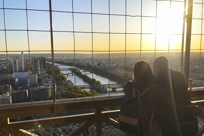 Eiffel Tower Tour by Lift and Seine Cruise - Night Tip: The Hourly Sparkle (Plan for It)