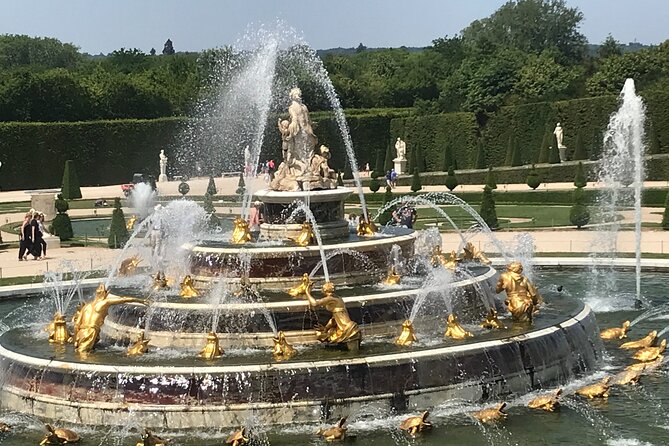 Electric 2-wheeler tour of the Chateau Park and Gardens - Grand Canal Loops: Easy Riding With Serious Views