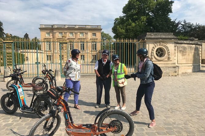 Electric 2-wheeler tour of the Chateau Park and Gardens - Piece d’Eau des Suisses: A Quieter Finish Outside the Usual Circuit