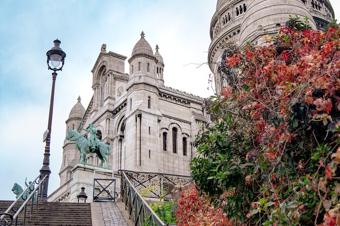 Exclusive Walking Tour In Montmartre With Local Guide - Key highlights worth your time