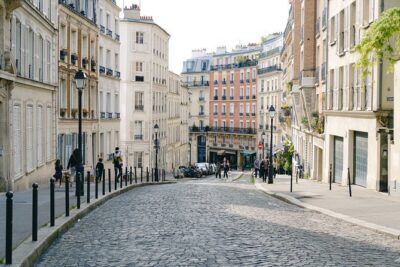 Exclusive Walking Tour In Montmartre With Local Guide - The route: from Moulin Rouge to Sacré-Cœur, stop by stop