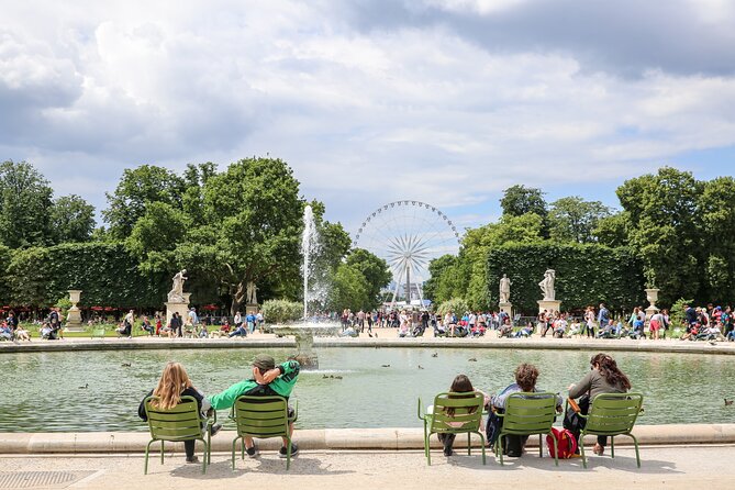 Exclusive Walking Tour of Central Paris With Local Guide - Palais-Royal: Marie Antoinette, a Former Jail, and the 650-Year Clock