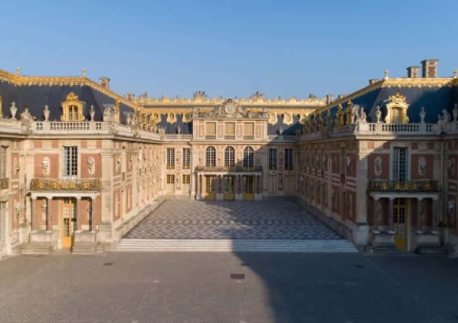 Excursion from Paris to Versailles Palace by Tootbus - The Palace of Versailles: Self-guided time with built-in audio context