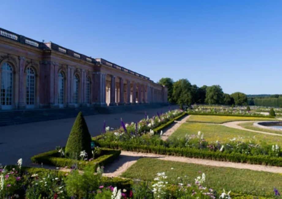 Excursion from Paris to Versailles Palace by Tootbus - Where the tour starts and ends: Don’t lose the bus
