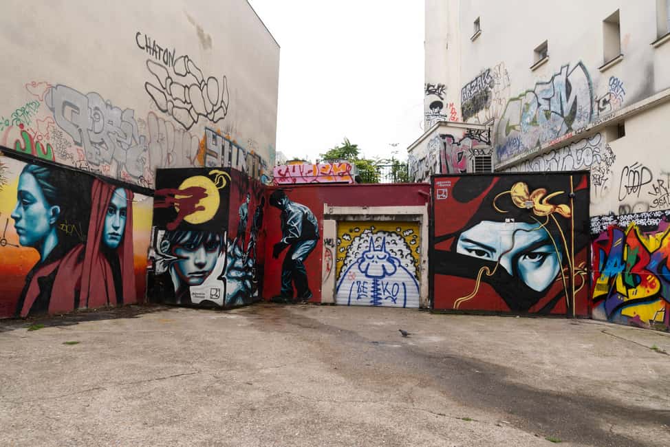 Exploring Belleville: Parisian Culture&Creativity in Motion - Language Options: Italian, English, and French With a Live Guide