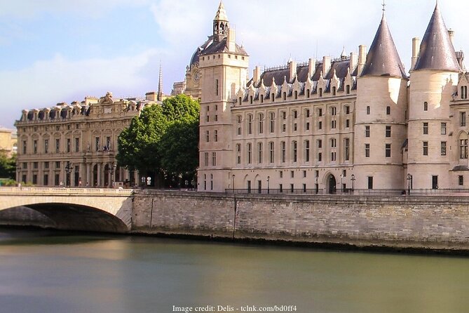 Fall In Love With Paris: Private Half-Day Highlights Tour - Île de la Cité and Sainte-Chapelle: Paris’s Core, Not Just Postcards