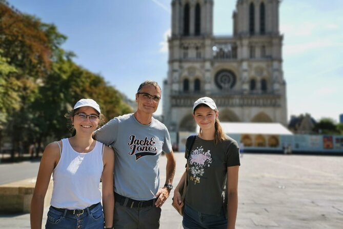 Family escape Game with kids and teens on the Île de la Cité - Notre-Dame Area Exploration Without the Lecture