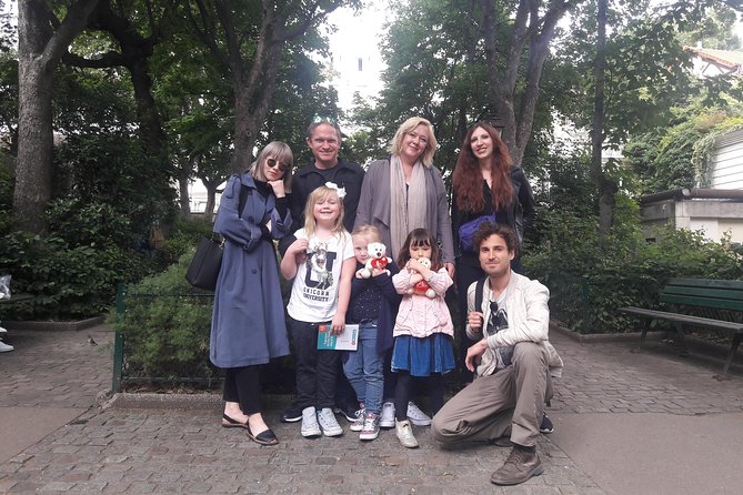 Family Treasure Hunt in Montmartre - From Anvers Metro to Sacré-Cœur: The 2-Hour Flow
