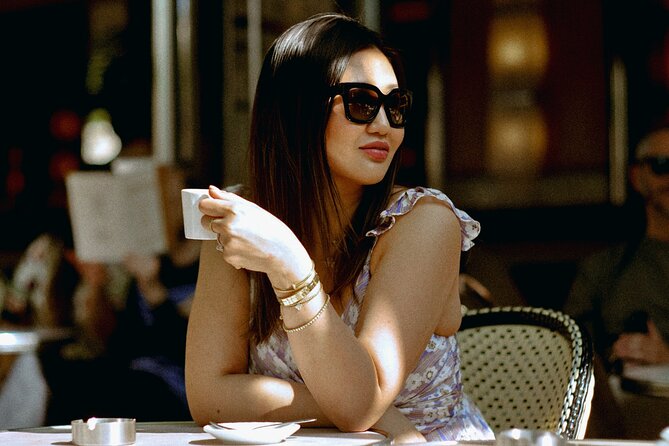 Feel like a star in Paris with photos and a mini movie! - Photos and Cinematic Souvenirs: The Real Value Here