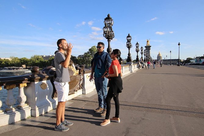 First Day Bike Tour, Top Sights, hidden gems, Wine&Cheese picnic - Champs-Élysées and Grand Palais: famous streets, handled with quick context