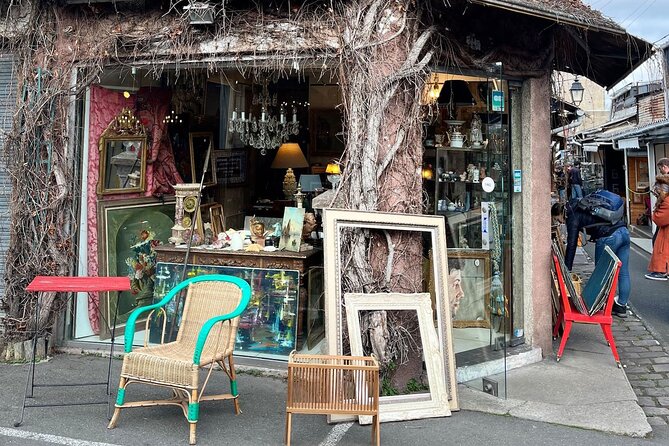 Flea Market Secrets near Montmartre: A Paris Hunt for Treasures - Stop 1: Marché aux Puces de Saint-Ouen and the three “modes” of shopping