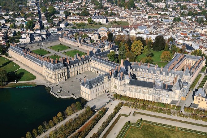 Fontainebleau and Vaux-Le-Vicomte Castle Small-Group Day Trip From Paris - André Le Nôtre’s gardens: 100 acres in a short window