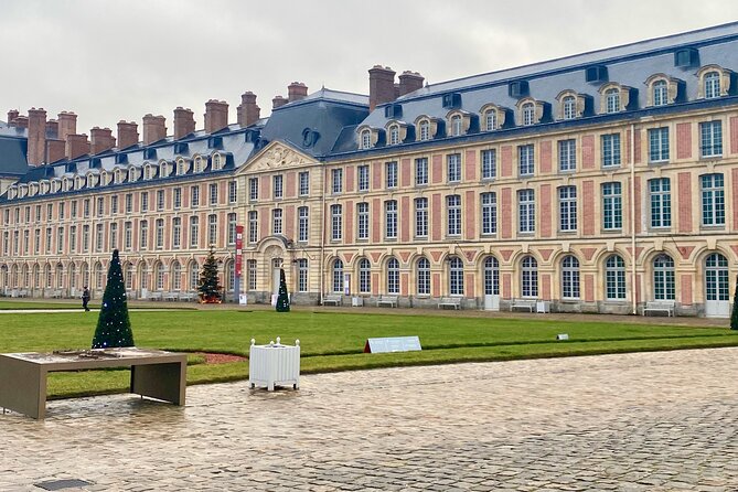 Fontainebleau, Versailles, Trianon Small group from Paris - One day with three different royal vibes
