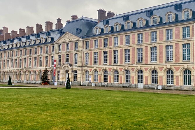 Fontainebleau, Versailles, Trianon Small group from Paris - Lunch in Fontainebleau: eat like you’ll still walk later
