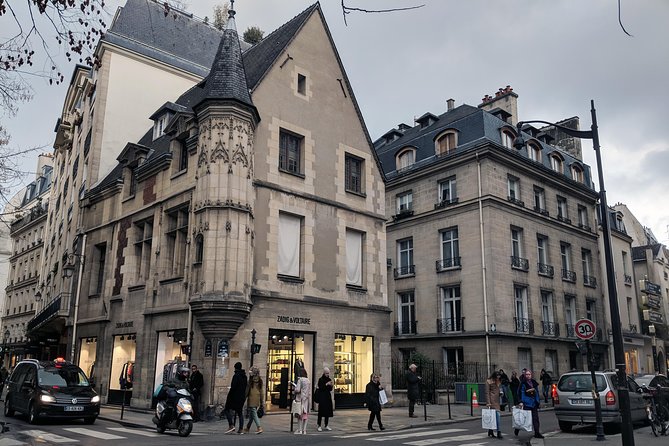 French Fashion, Fragrance and Fun in the Marais - Why the Marais Is a Great Fit for Fashion and Fragrance