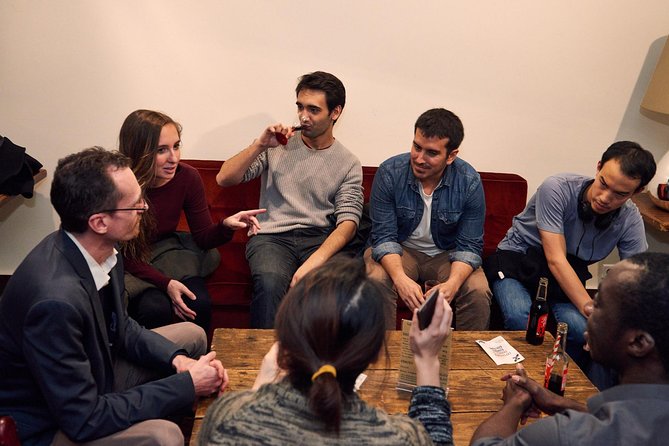 French Films with English Subtitles in Paris - The pre-show social moment: chat first, watch together