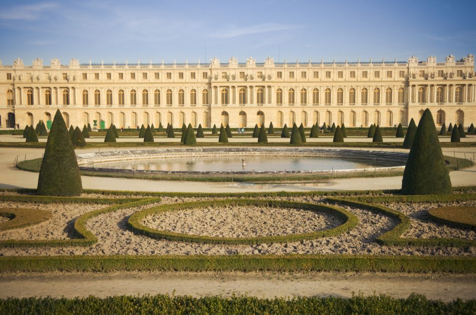 From Paris: Bike Tour to Versailles with Timed Palace Entry - Versailles farmers market: where your picnic gets real