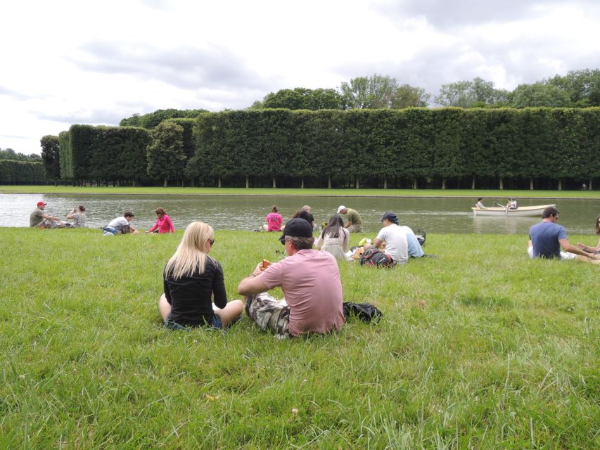 From Paris: Bike Tour to Versailles with Timed Palace Entry - Grand Canal picnic: the one part that makes the day feel slower