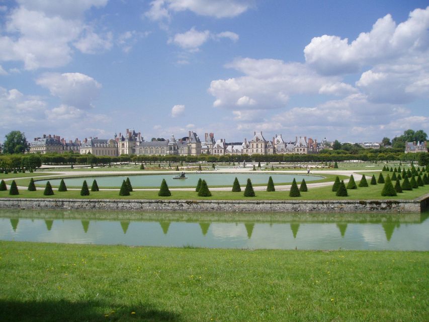 From Paris: Fontainebleau & Vaux-le-Vicomte Private Tour - Fontainebleau Palace: a royal château that still feels alive