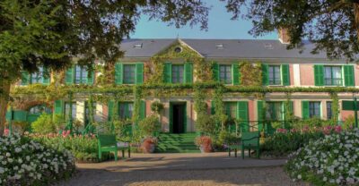 From Paris: Giverny and Versailles Private Full-Day Trip - Versailles: from the Hall of Mirrors to the Queen’s Apartments