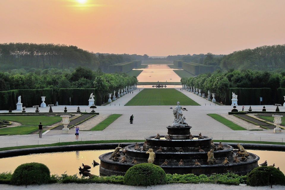 From Paris: Giverny and Versailles Private Full-Day Trip - Lunch break: plan for food outside the package