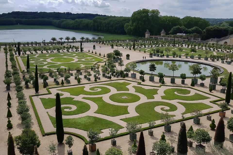 From Paris: Giverny and Versailles Private Full-Day Trip - Giverny: Monet’s House, water lilies, and the Japanese bridge