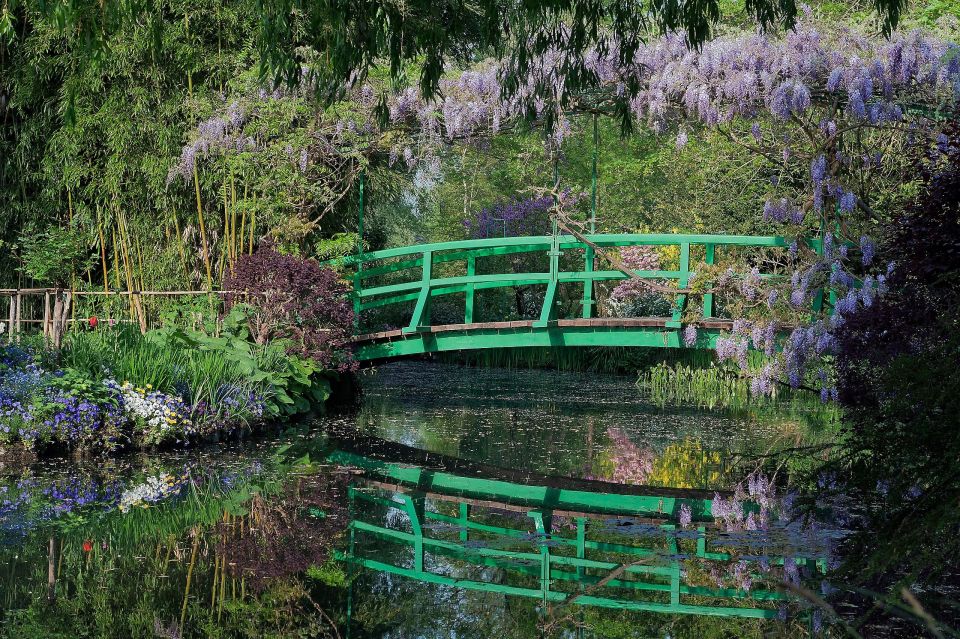 From Paris: Giverny & Monet’s House Skip-the-Line Tour - Monet’s House Interiors: Vibrant Color, Personal Objects, and Everyday Life