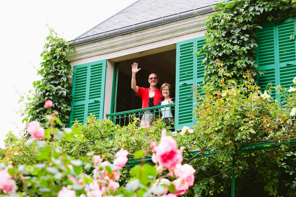 From Paris: Monet Garden & Giverny Bike Tour and Picnic Stop - Paris to Vernon by coach: Normandy fields and an art-primer on the way