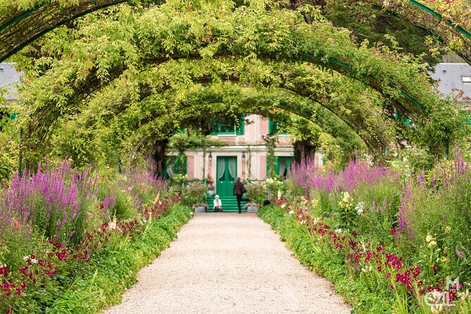 From Paris, Monet’s Enchanted Giverny Tour in very small group - Who this tour suits best